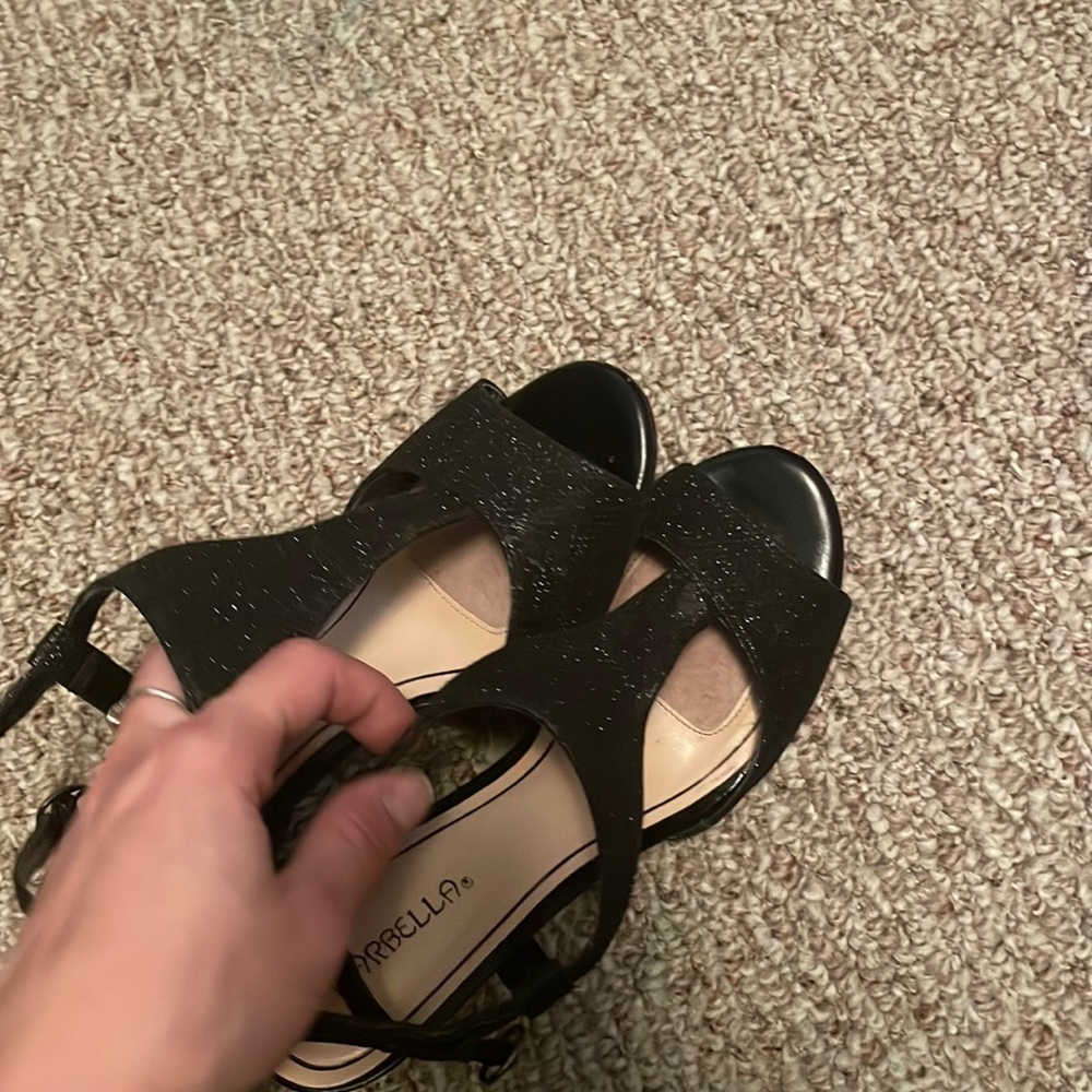Marbella size 8 heels.